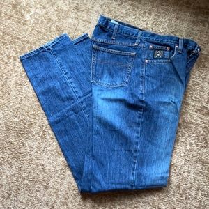 Men’s Black label Cinch jeans.